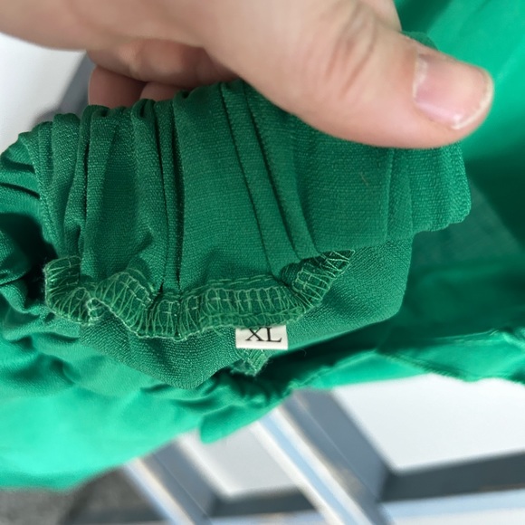 NWOT green jumper - open back. - Picture 3 of 3